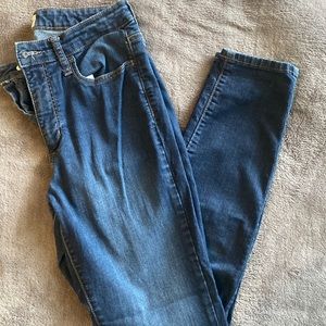 Universal Threads Jeans